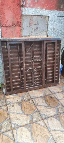 Janela para vender.