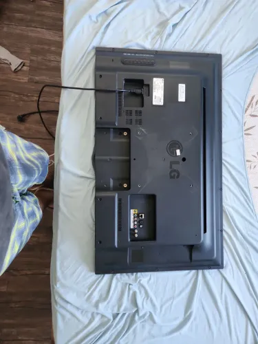 TV LG LED Grande - Ótimo Estado