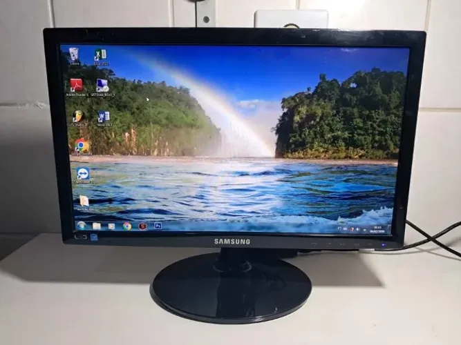 Monitor Samsung Led 18.5 polegadas Wide modelo Sa300 S19A300b preto, 110/220