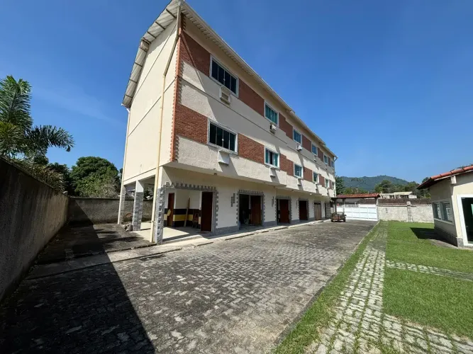 Casa Duplex para Aluguel no Bairro Paiol, Guapimirim