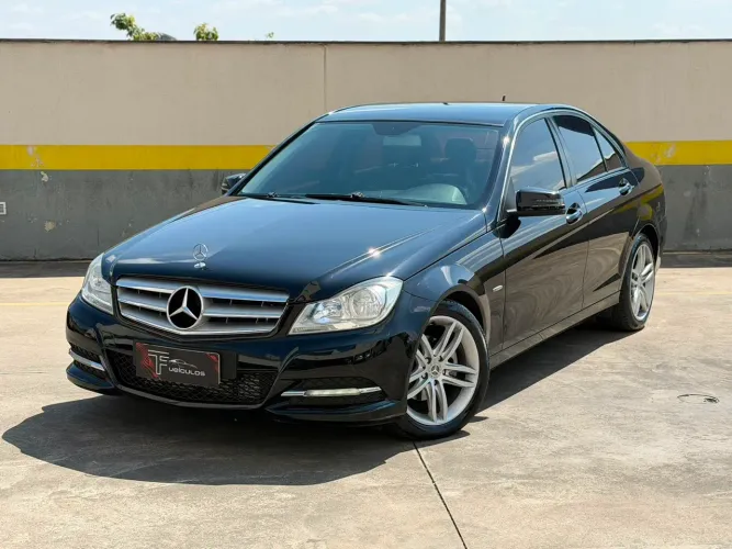 Mercedes-Benz C-180 CGI Classic 1.8 16V 156cv Aut. 2012