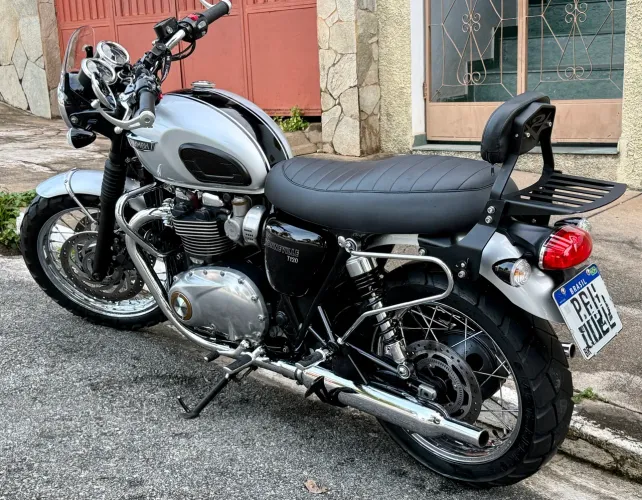 Bonneville t120
