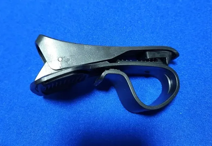 Suporte de Celular para Painel de Carro com Trava por Presilha