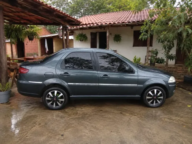 Fiat Siena HLX 1.8 MPI Flex 8V 4P 2010