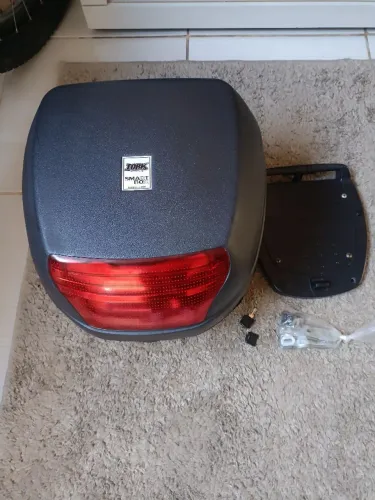 Vendo Baú protork 28 lts +base