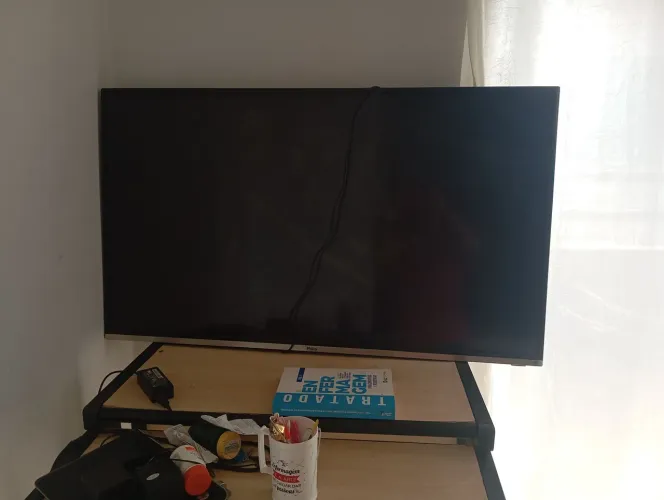 Vendo tv para retirada de peças