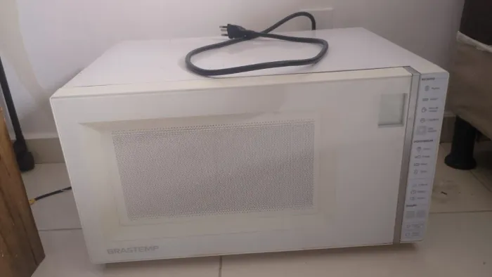 Micro-ondas Brastemp Branco 32 Litros ,Estado conservado.