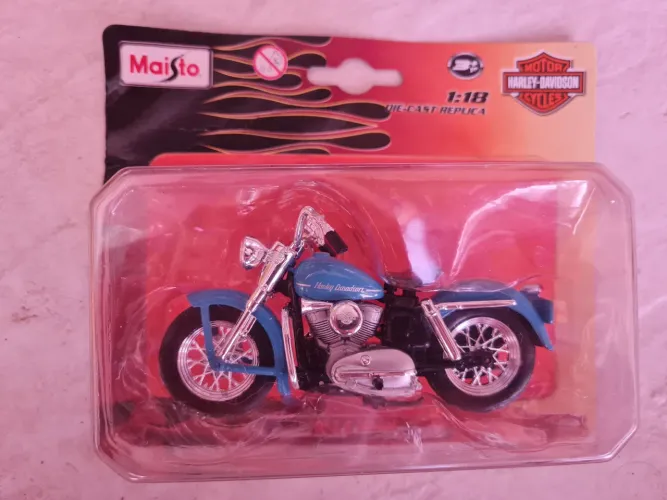 Moto colecionável Harley-Davidson. 1:18