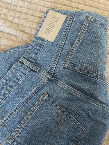 Calça jeans da Fórum