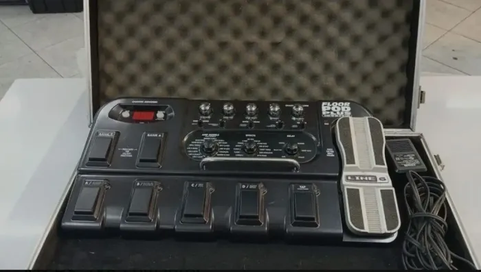 LINE 6 pod floor plus *aceito oferta*