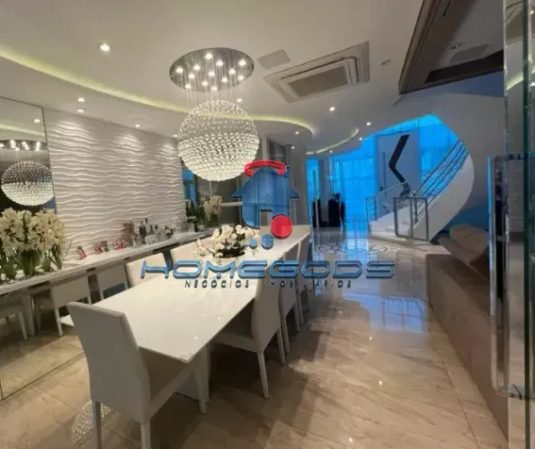 Casa à venda 560m² de construção, 4 suítes, automação total e elevador, Alphaville Dom Ped