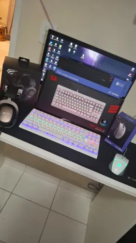 PC completo + Monitor + Teclado Mecânico RGB + Mouse - pronto pra uso