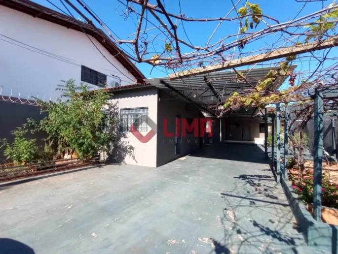 CASA PARA LOCAÇÃO COM 03 QUARTOS COM 160 M² - EM ÁREA NOBRE DE BAURU - NO JARDIM AMÉRICA