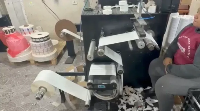 Rebobinadora 250mm com alinhador automático e sistema pneumático