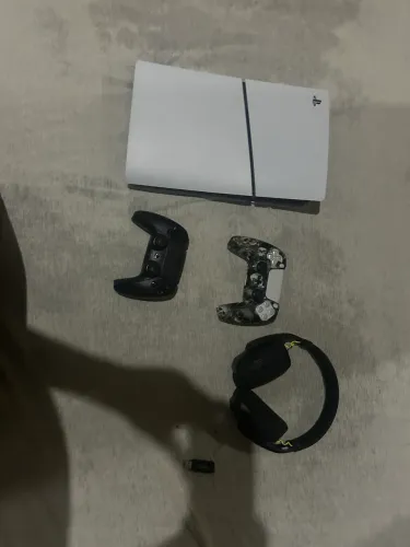 PS5 SLIM + 2 controle