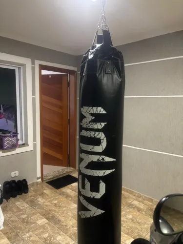 SACO DE PANCADAS VENUM CHALLENGER 1,80 M - PRETO
