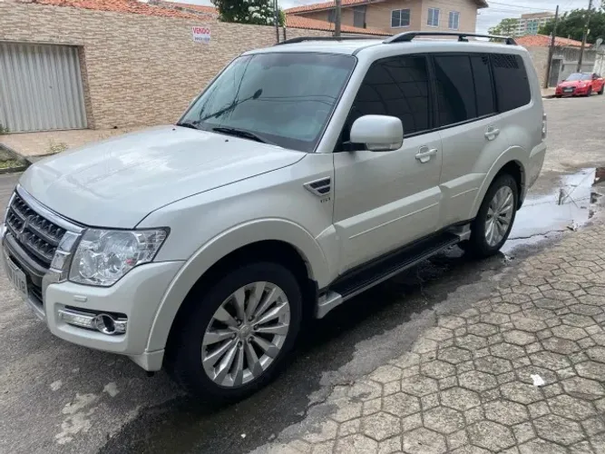 Mitsubishi Pajero HPE Full 3.2 4X4 T.i.dies. 5P AUT 2018