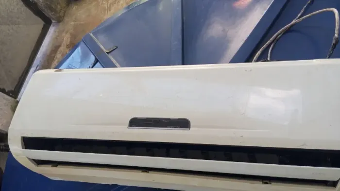 AR CONDICIONADO COM COMPRESSOR