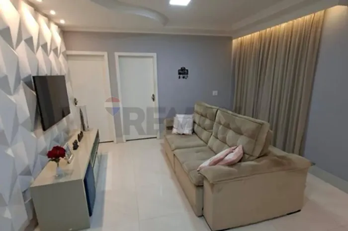 Casa QNN 3, Ceilândia Norte, 250m² de lote, 3 quartos e 2 apartamentos de renda