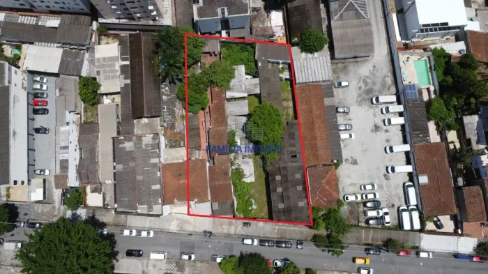Terreno à venda ou alugar para BTS na Vila Mathias em Santos