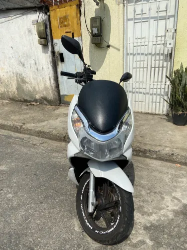 Vendo Moto PCX : 9.800. Moto do dia a dia