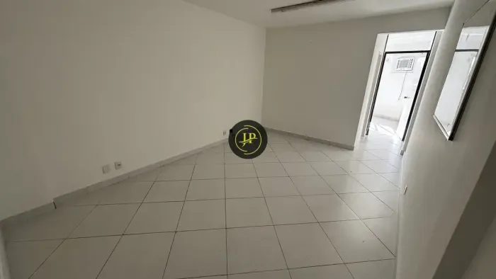 IMPERDÍVEL SALA COMERCIAL COM 50m² NA MATA DA PRAIA