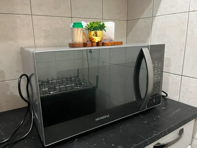 Forno de Micro-ondas Mondial Line MO-02-34-E Cinza Espelhado 