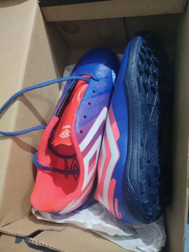 Chuteira Umbro society 39 - Nova