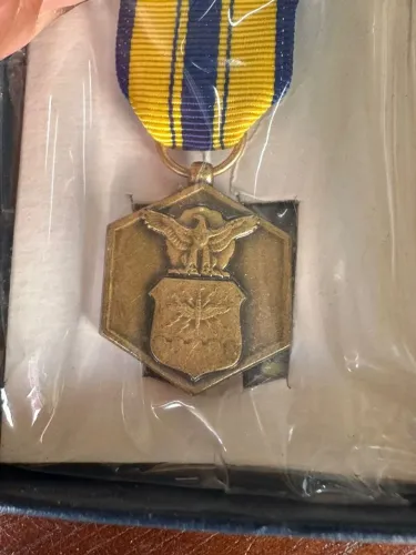 Medalha Força Aérea dos Estados Unidos Heroísmo Serviço Meritório Lacrada