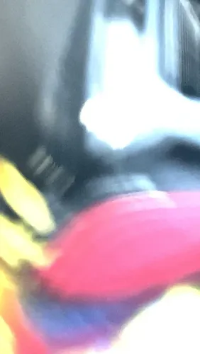 Tv não smart tela está um pedaço colorida 