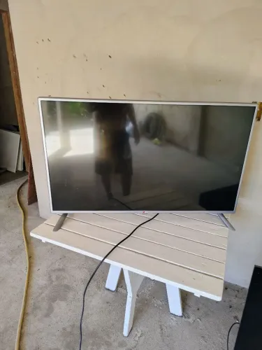 Vendo tv com defeito