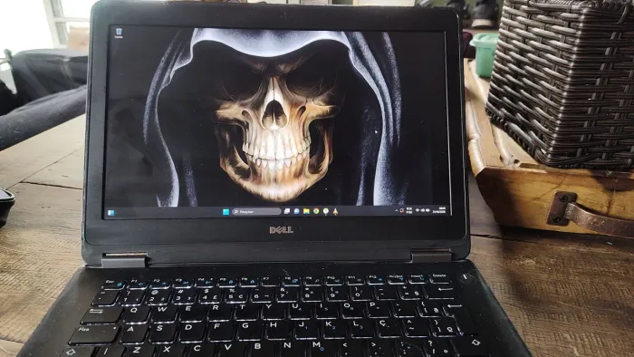 Notebook Dell tela fosca Full HD corporativo
