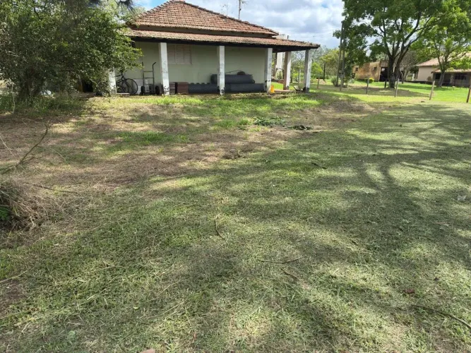 Chacara 3.000 mil metros em tatui Casa 3 dormitório 2 banheiro 2 barracão Agua poço artesi