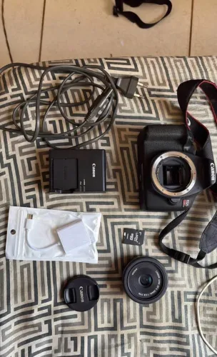 Canon T7
