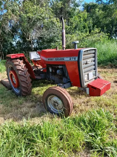 Vendo/troco Trator MASSEY FERGUSON 275,.