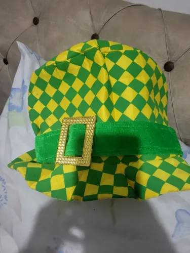 Kit Torcida Brasil com 10 itens - 2 Perucas +3 Chapéus + 4 Corneta+ varal 4mts bandeiras