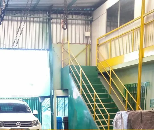 Empresa industrial em operação, galpão 420m² às margens da BR-365, só transferir