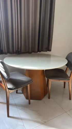 Apenas a mesa 