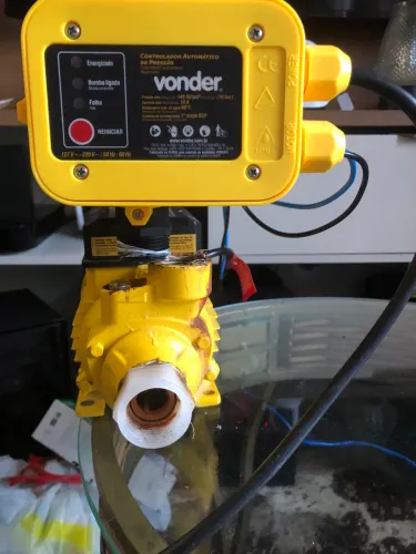 Bomba periferica mono com Controlador vi volt de pressão