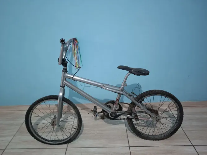 Bike toda lascada. Aro 20 BMX Cross
