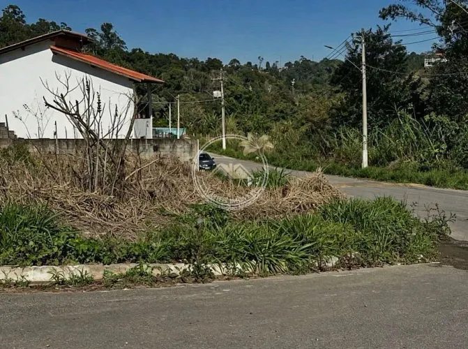 Terreno de esquina com 314,14m2 -Araçariguama/SP.