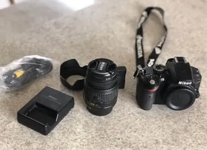 NIKON D3200 + LENTE 18-55mm ? KIT COMPLETO