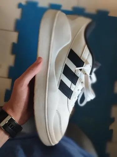 Tenis branco Adidas osade couro - N*40