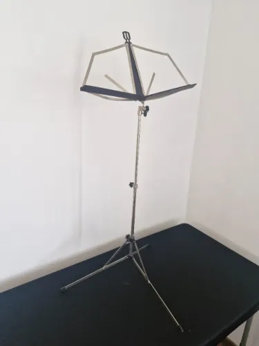 Estante Pedestal para Partitura Dobrável e Articulada