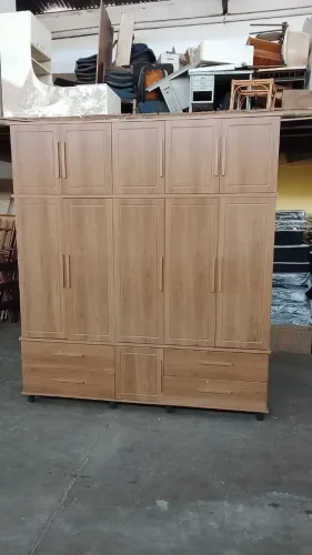 GUARDA ROUPA TRIPELX 5 PORTAS 1599,00