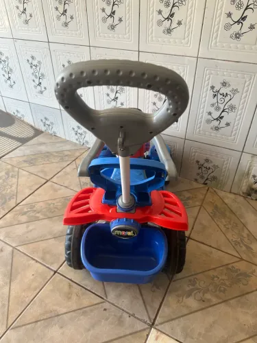 Velocípede ou carro de empurrar