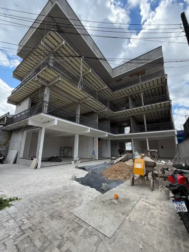 Vendo prédio semi acabado ?