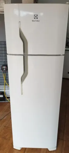 Geladeira Electrolux dc35 260 litros 127V