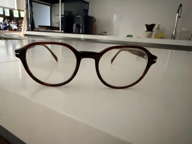 Título OLX Armação Óculos David Beckham Original - Acetato Marrom