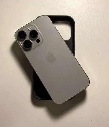 iPhone 16 Pro Cinza 256GB Saúde em 90% impecável!!!